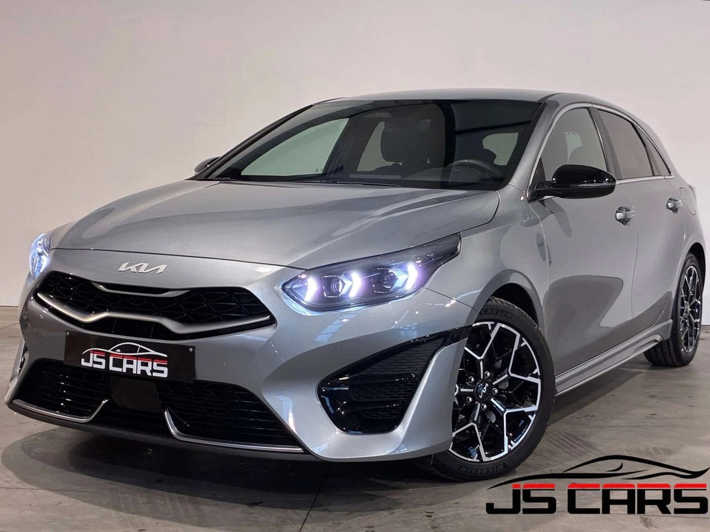 Kia Ceed cee'd 1.5 T-GDi GT-Line 1ERPRO-COCKPIT-CARPLAY-CAME, Auto's, Gebruikt, Bedrijf, 140 pk, Zilver of Grijs