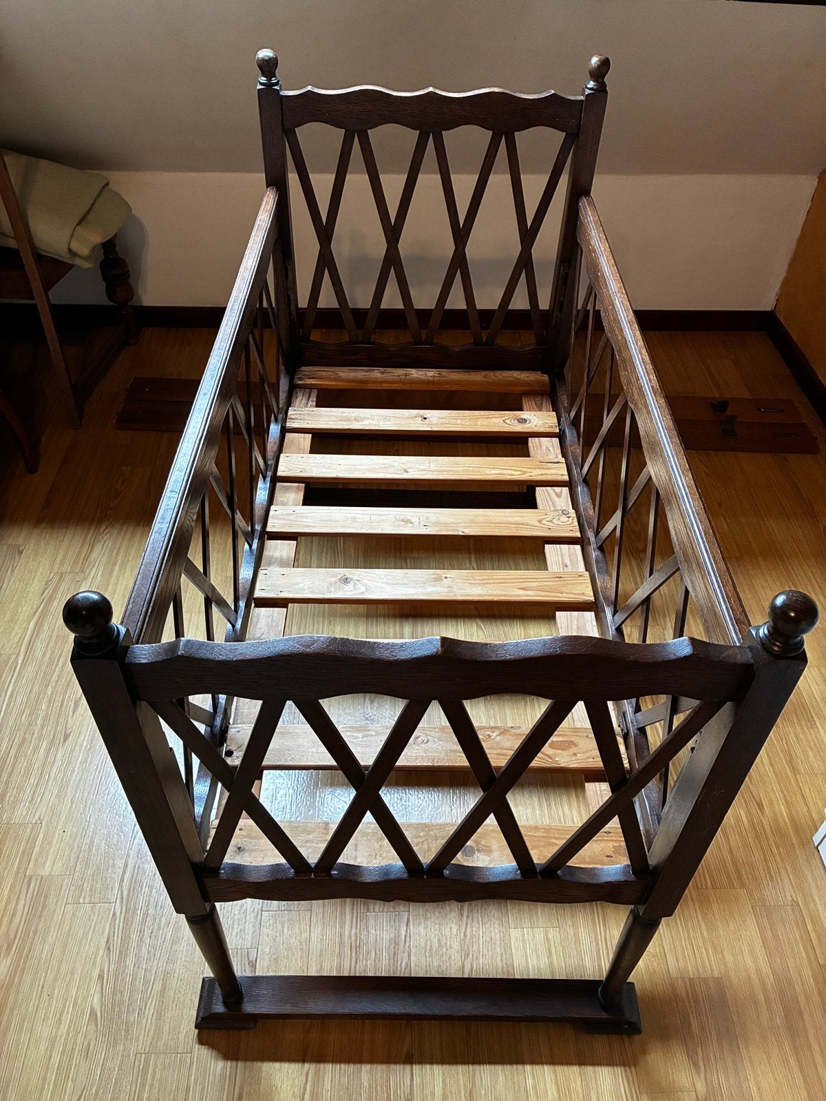 Antiek babybedje 110 op 55 cm, Ophalen, Minder dan 140 cm, Minder dan 70 cm, Lattenbodem