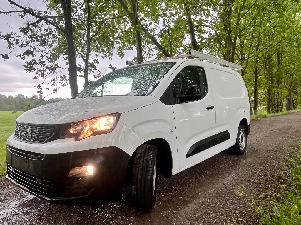 Peugeot Partner 1.5 BlueHDi L2 Heavy Pro S/S (EU6.2), Achat, Boîte manuelle, Entretenue par le concessionnaire, Noir