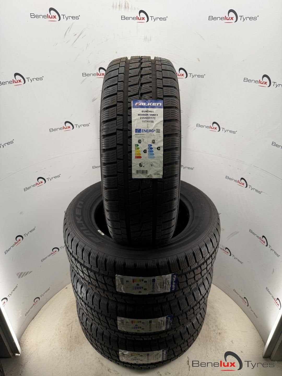 4s 235/60R17c 235/60R17 235/60 R17c R17 235/60/17 2356017, Ophalen, Bestelwagen, -, -