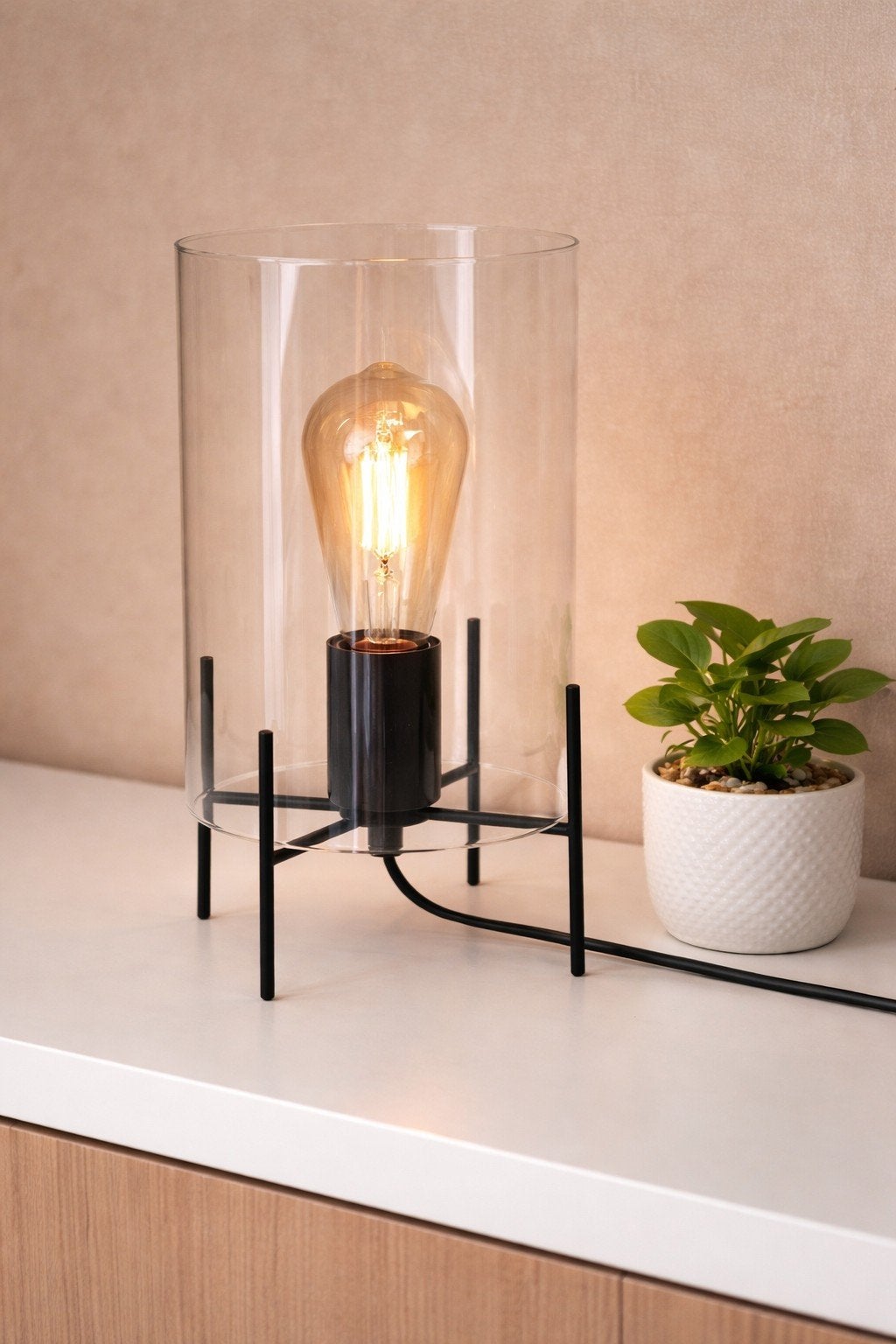 Lampe de table industrielle moderne (source de lumière inclu, Maison & Meubles, Lampes | Lampes de table, Enlèvement