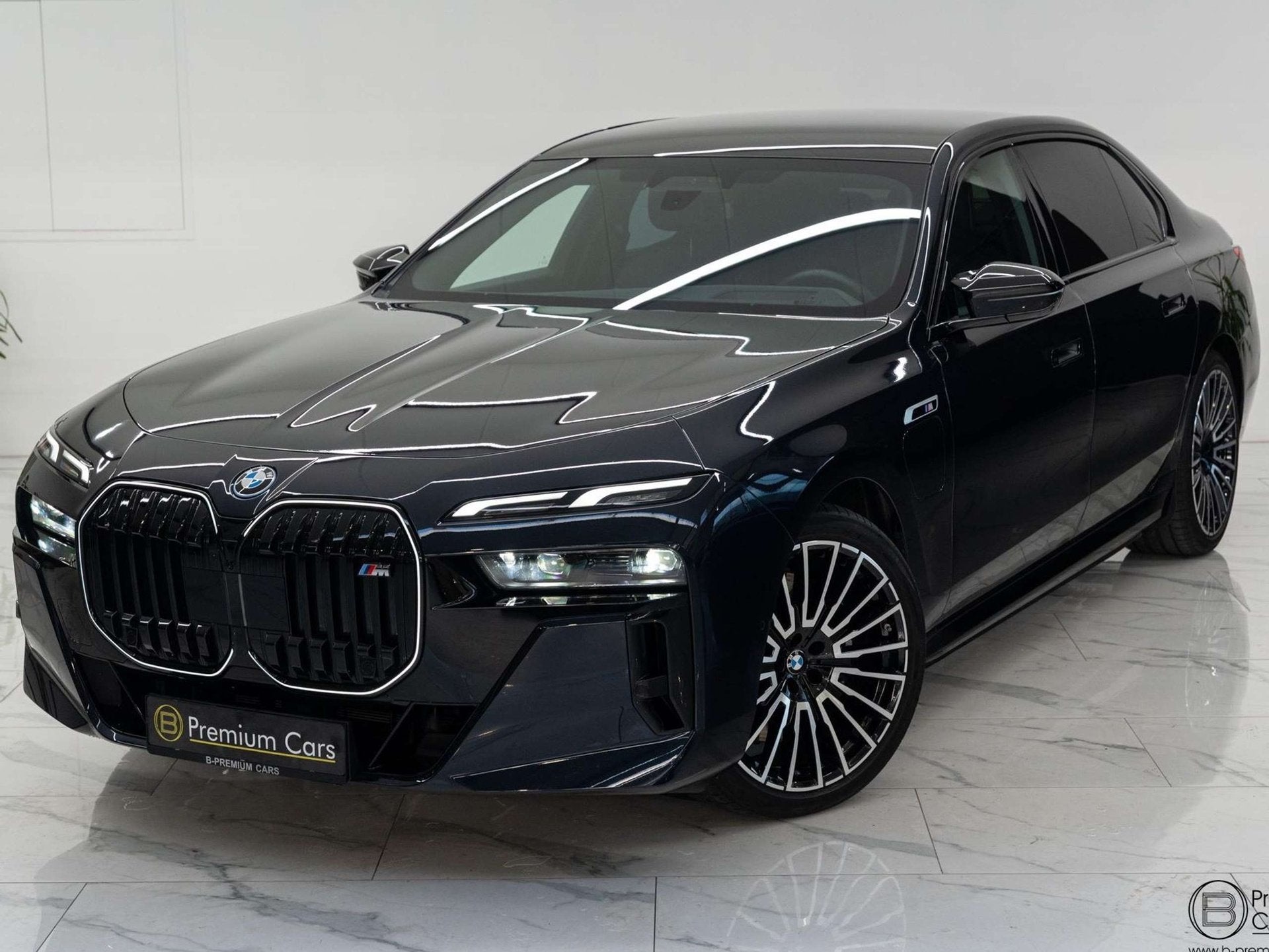 BMW 760 xDrive Individual! FULL OPTIONS! Black pack!, Auto's, Automaat, Gebruikt, Bi-Xenon koplampen, 80 g/km