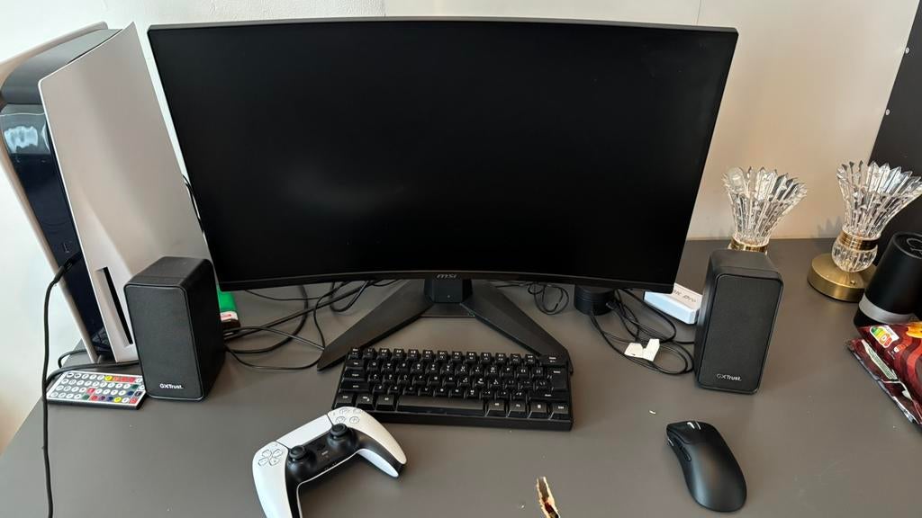 Ps5 met controller monitor 2 boxen toetsenbord en muis, Ophalen, 64 GB of meer, Gebruikt, HDD