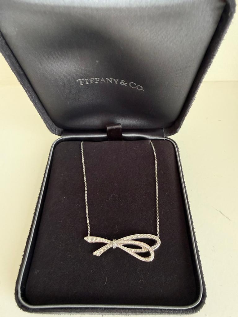 Collier Tiffany Bow en or blanc et diamants, Handtassen en Accessoires, Kettingen, Ophalen, Zo goed als nieuw, Wit, Goud