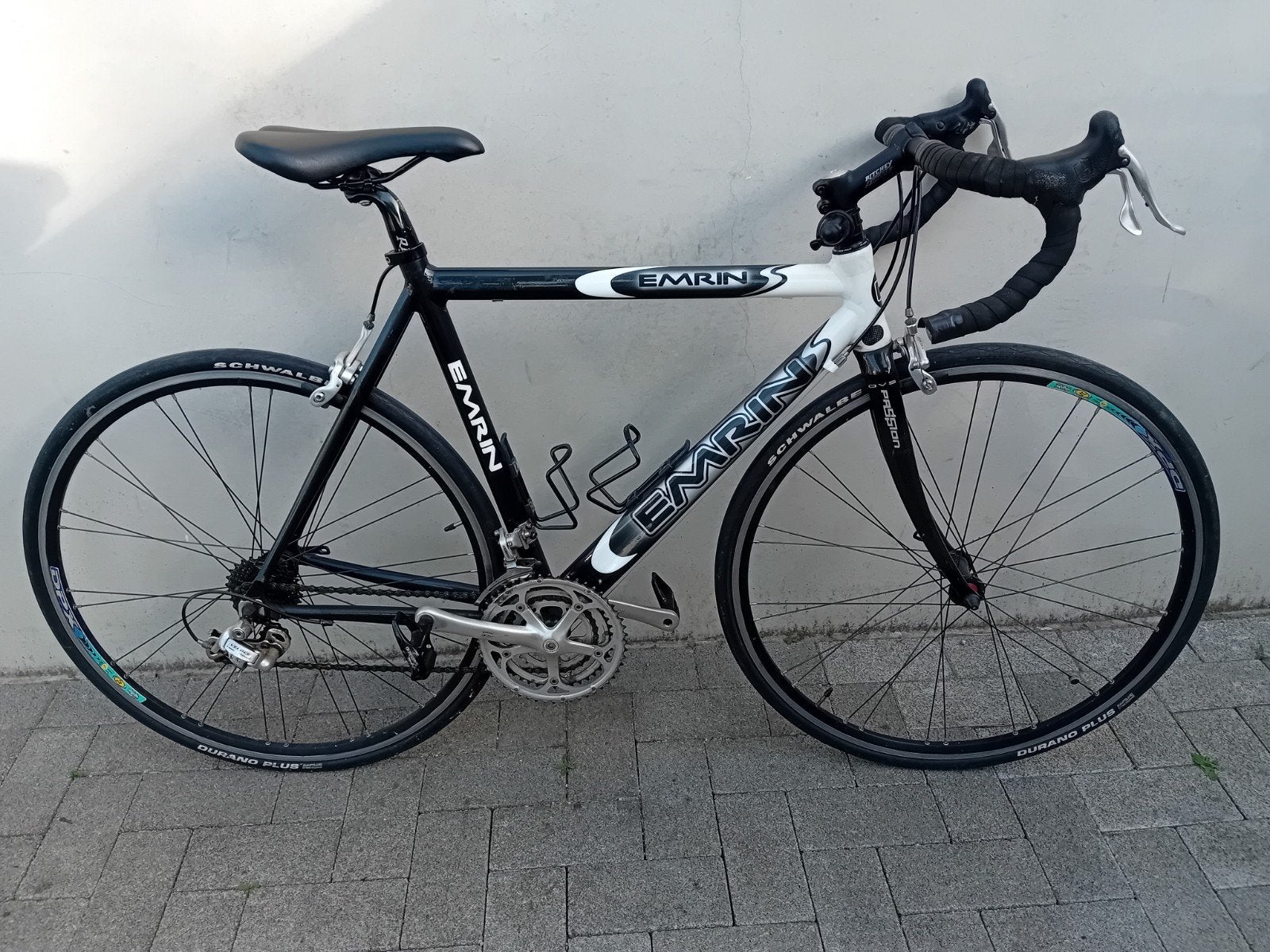Vélo de route Emrin en alliage Campagnolo triple 3x9 vitesse, Vélos & Vélomoteurs, Vitesses, Frein sur jante, Comme neuf, Enlèvement
