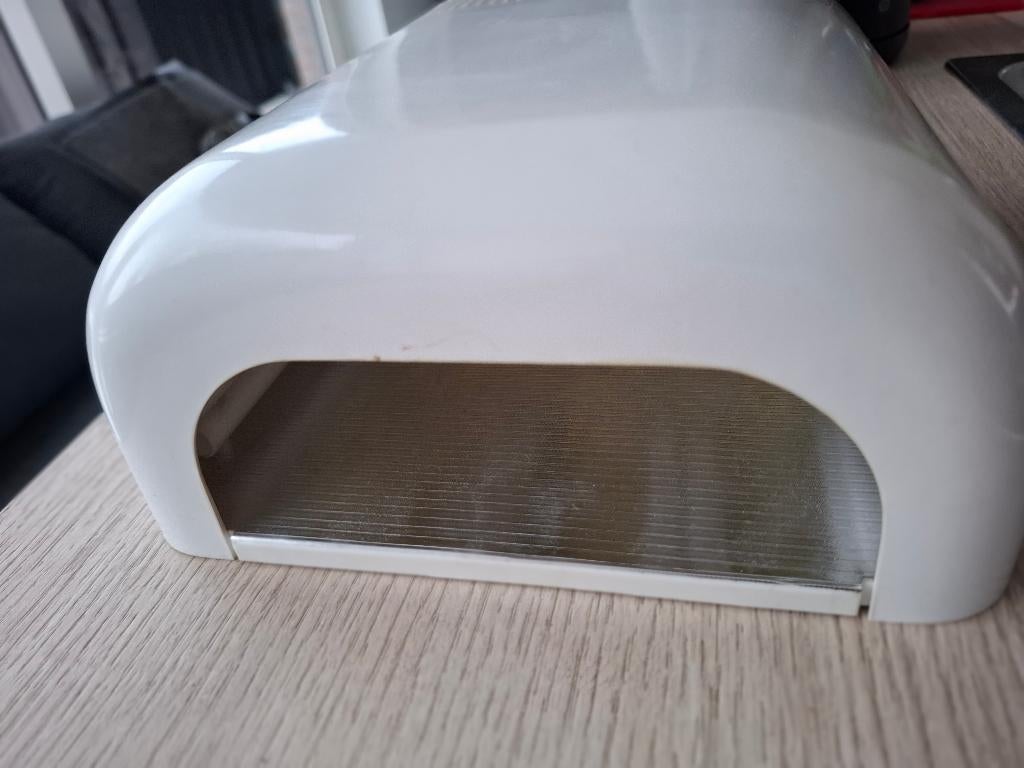 Nagelfrees + uv lamp, Ophalen, Zo goed als nieuw