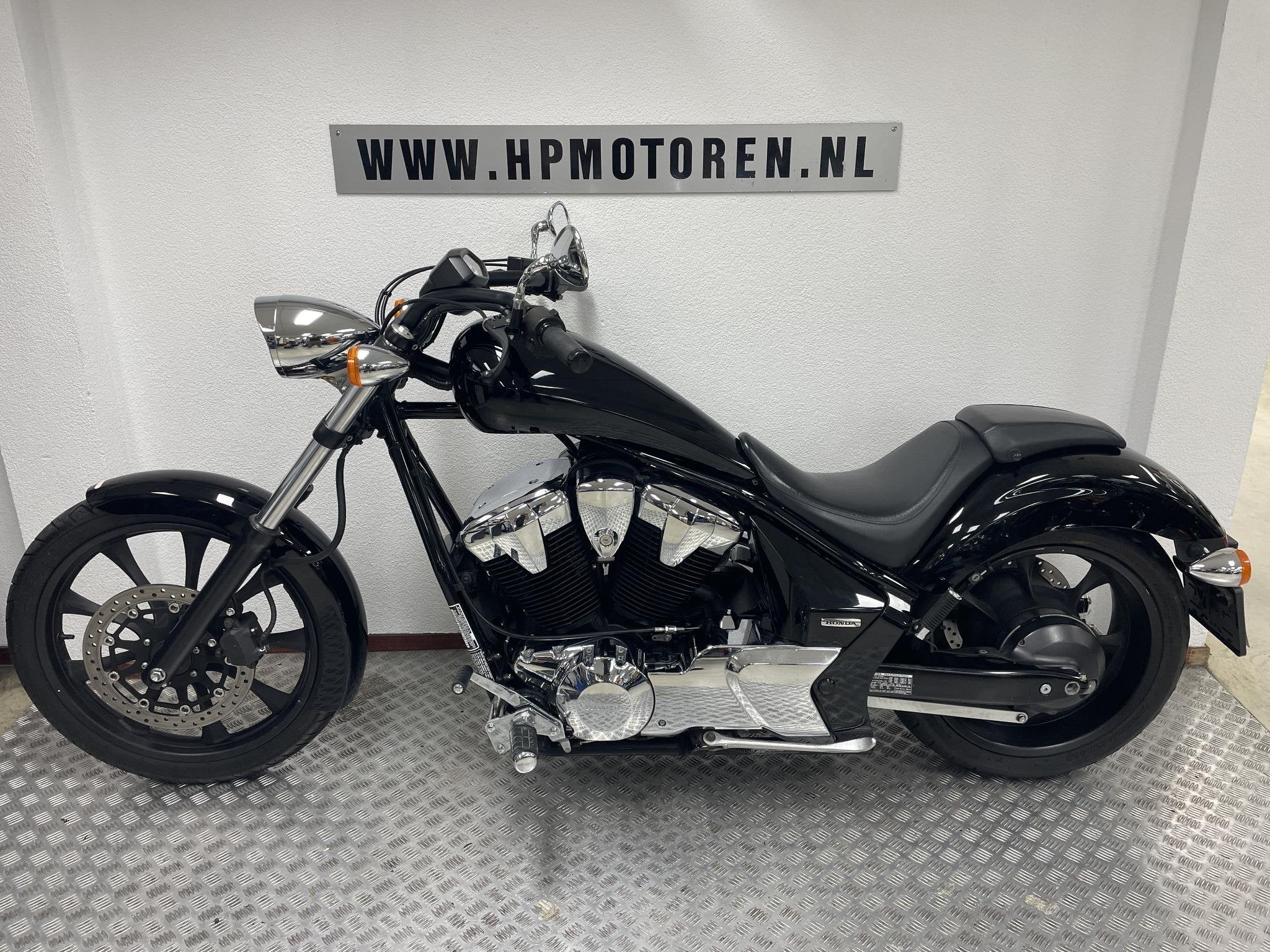 Honda VT 1300 CX FURY CUSTOM BOVAGGARANTIE 7572 KM !, Motos, 1312 cm³, Plus de 35 kW, Chopper, Honda Motor Europe Limited