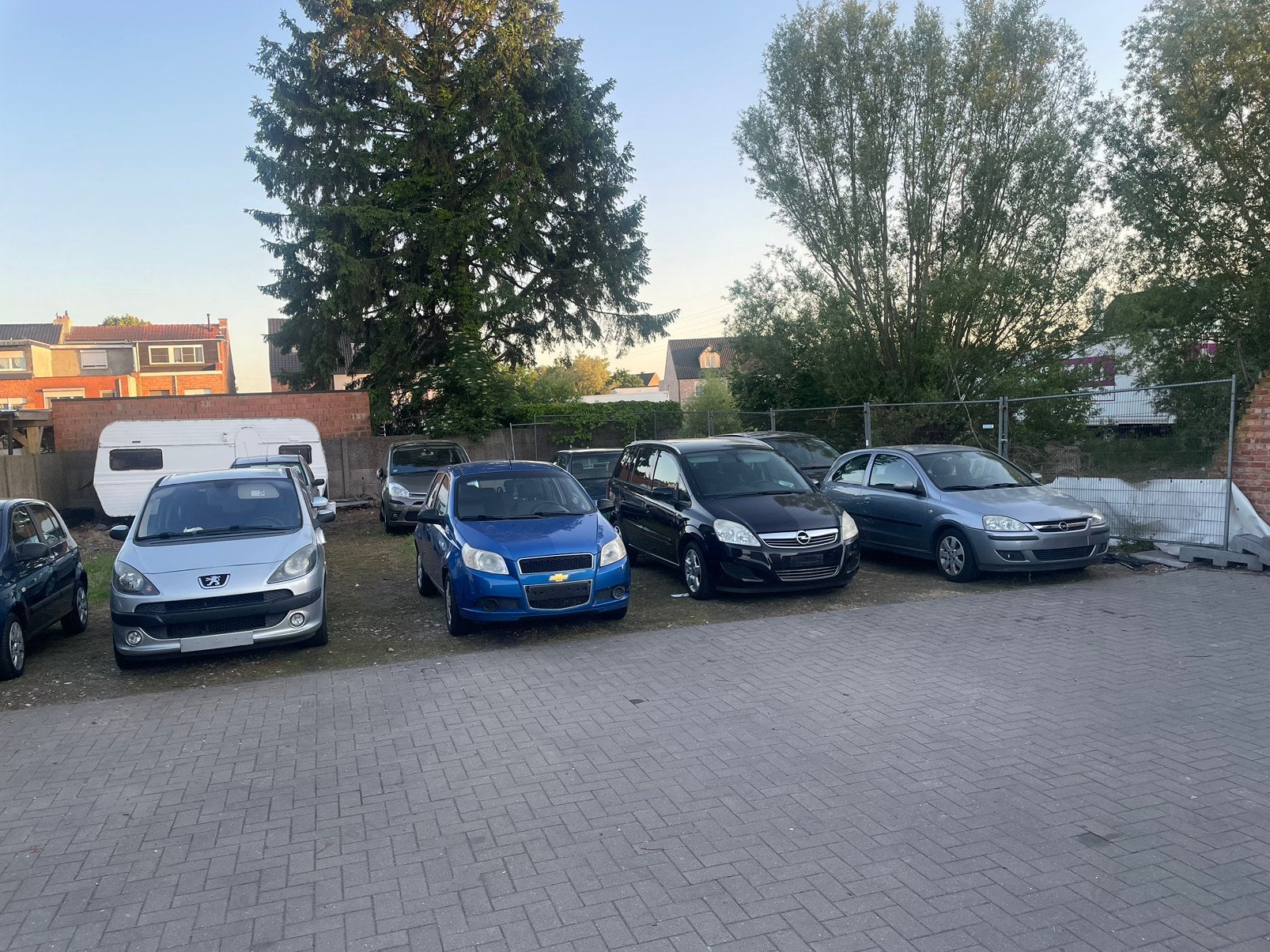 PLACE DE PARKING À LOUER À LIER !, Autos : Divers