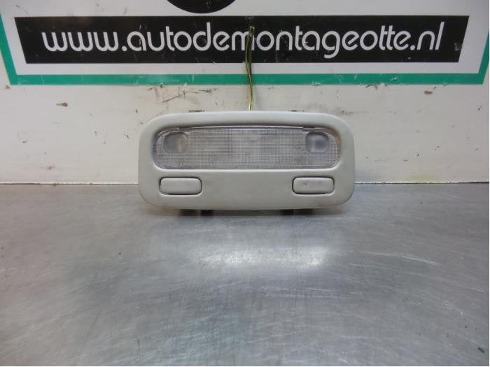 Eclairage intérieur avant d'un Toyota Corolla (Corolla 02-), -, 3 mois de garantie, Toyota, Utilisé