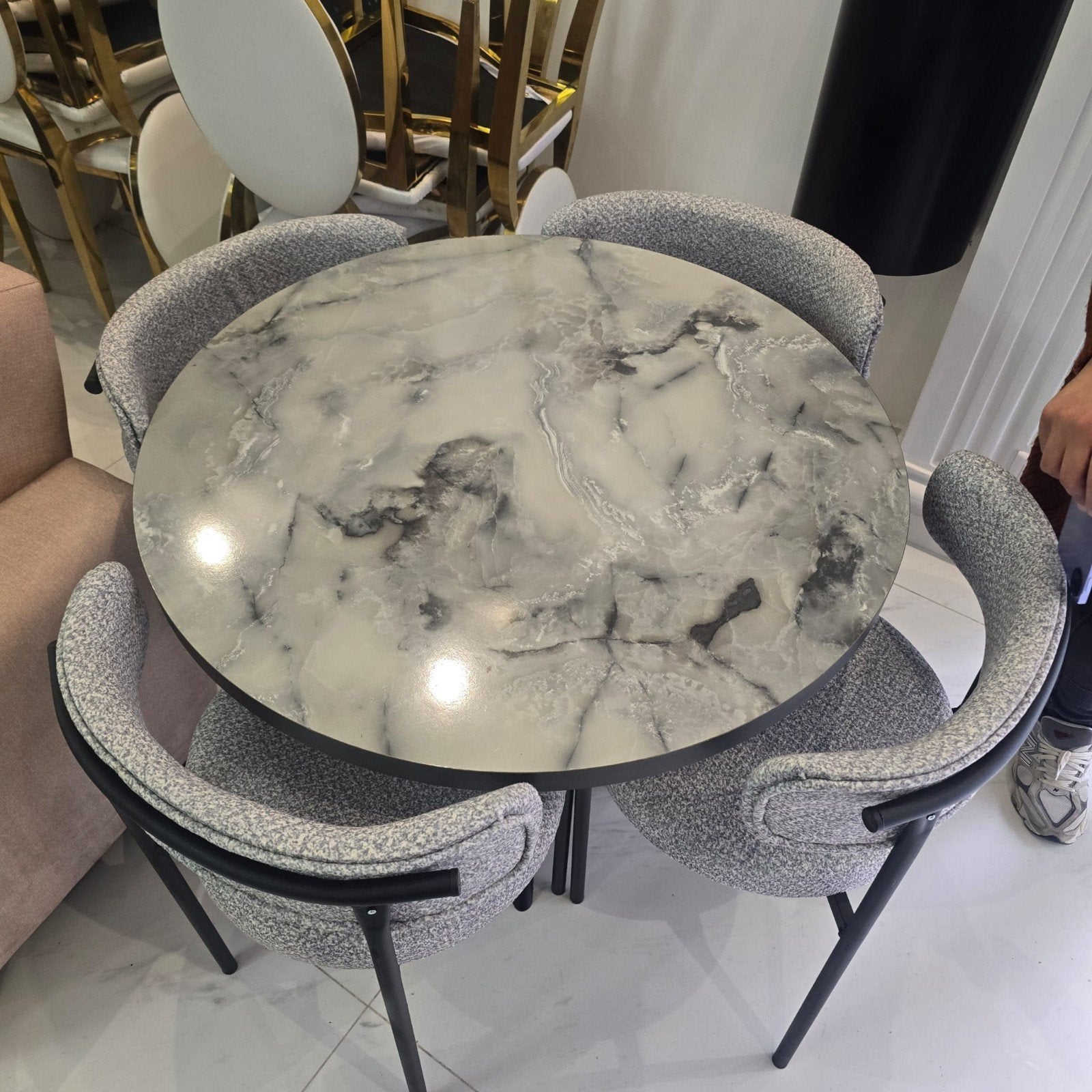 Table de salle à manger neuve avec 4 chaises, Huis en Inrichting, Tafels | Salontafels, Ophalen of Verzenden