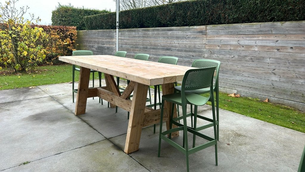 Hangtafel statafel bartafel tuintafel van balken sloophout., Ophalen