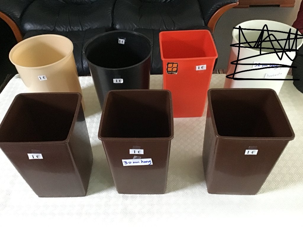 plusieurs petites poubelles/corbeilles à déchets à 2 ou 1€, Enlèvement ou Envoi, Comme neuf