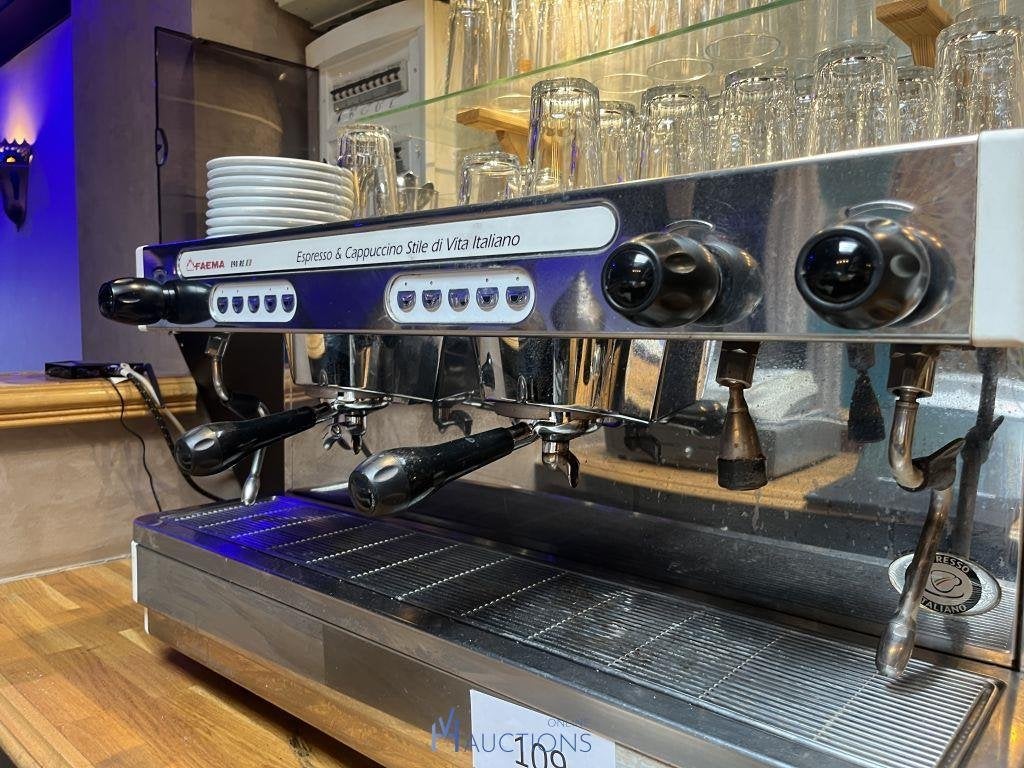 Faema E98 2groep, Electroménager, Cafetières, Enlèvement, Comme neuf, Cafetière, Café en grains
