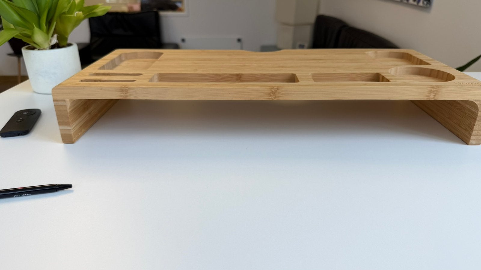 Laptop of monitorstandaard hout, Computers en Software, Ophalen, Zo goed als nieuw
