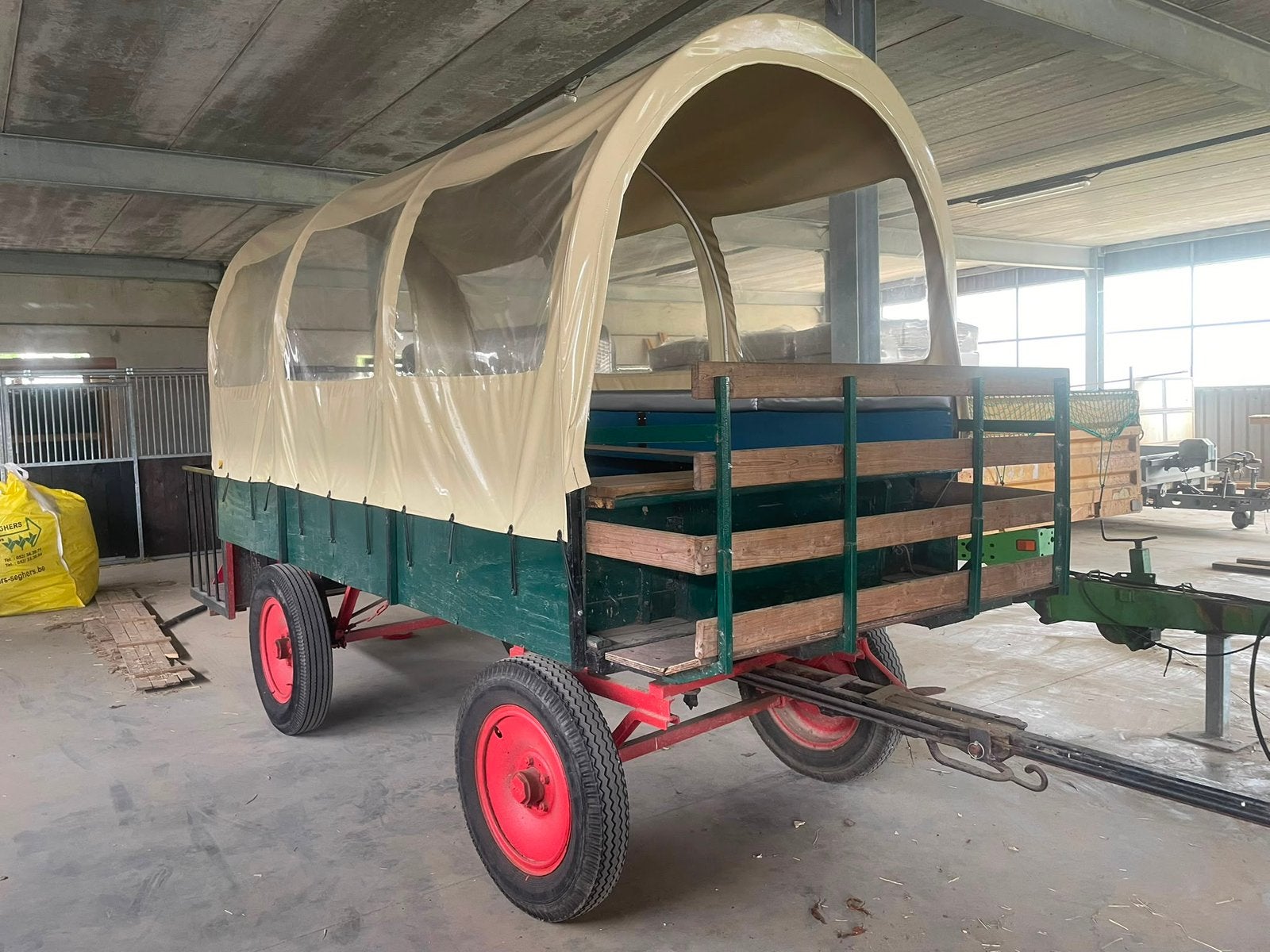 Prix du wagon couvert à discuter, Animaux & Accessoires, Comme neuf
