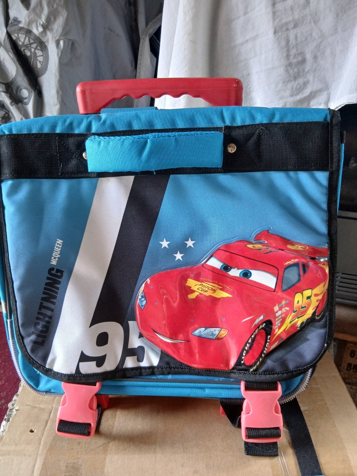 Boeketas met uitrekbare handvat, Ophalen