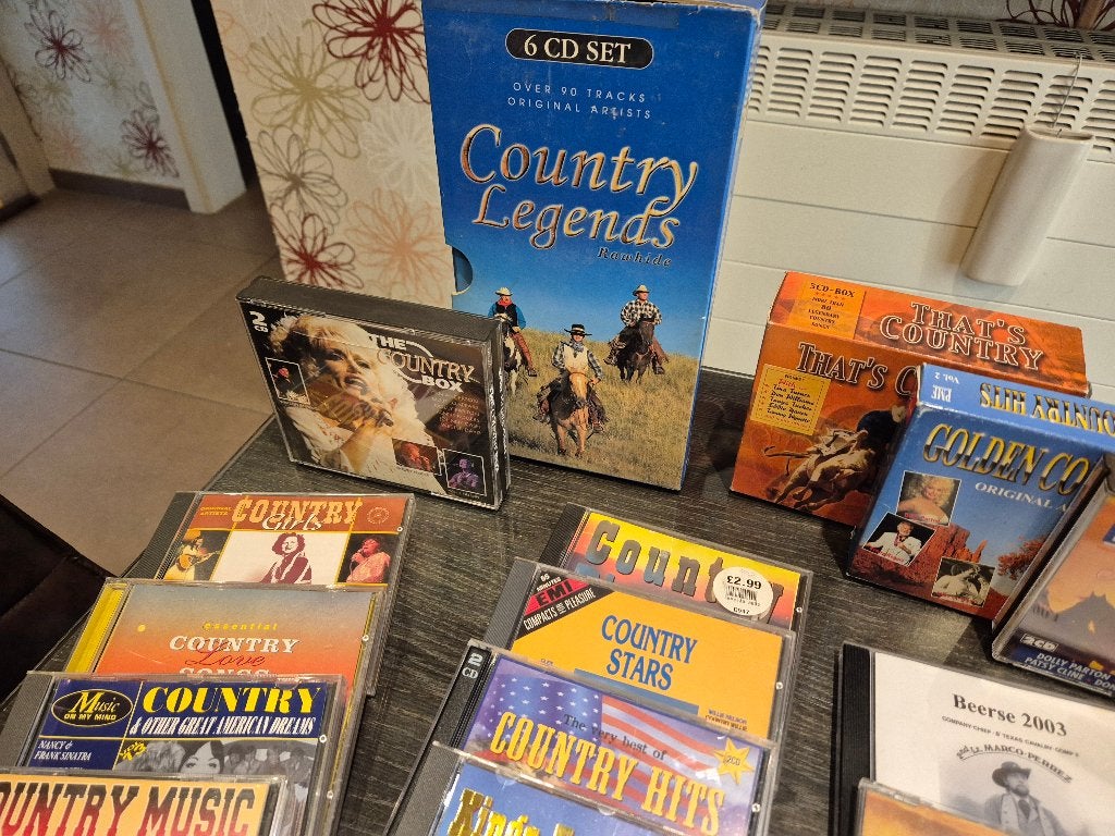 44 Country cd's, CD & DVD, CD | Country & Western, Comprend un boîtier, Comme neuf, Country, Enlèvement