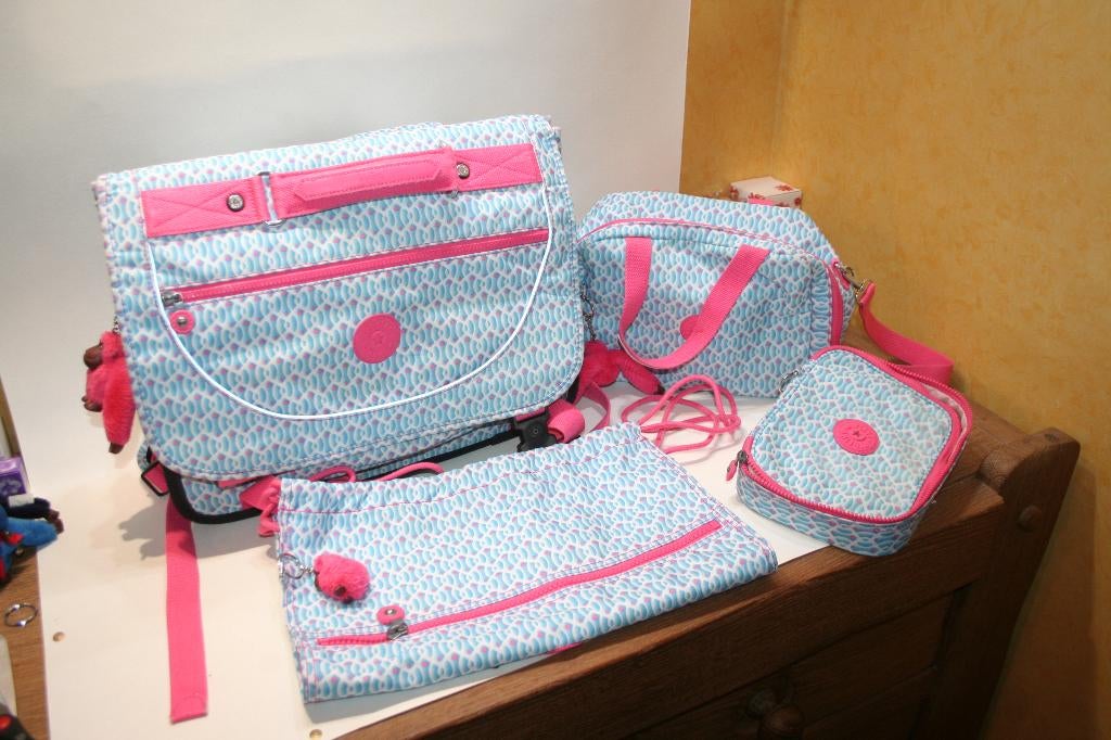 Kipling ensemble cartable, sac lunch et sac piscine en TBE, Enlèvement ou Envoi, Utilisé