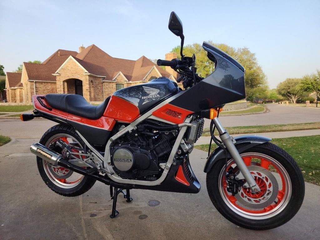 Honda VFR 750 F Interceptor 2 maal (schuurvondst), Motoren, Motoren | Honda, Toermotor, meer dan 35 kW, 4 cilinders, Motorrijbewijs A