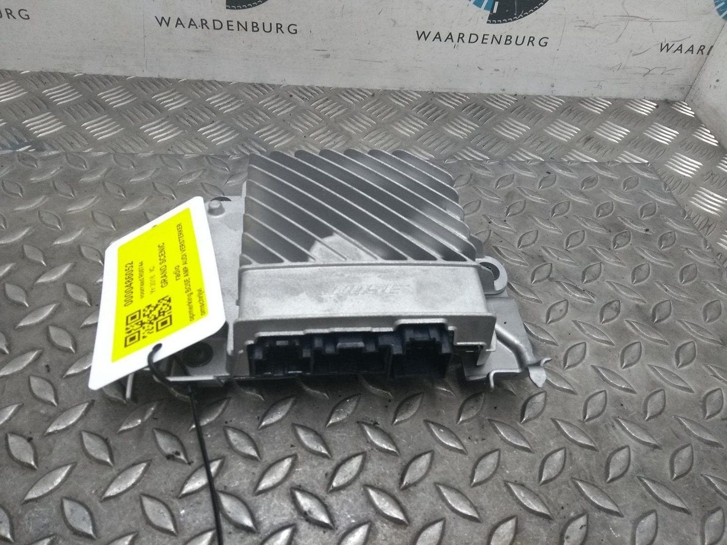 RENAULT SCENIC BOSE VERSTERKER UNIT AUDIO 2018, Ophalen of Verzenden, Gebruikt, Stiba lid