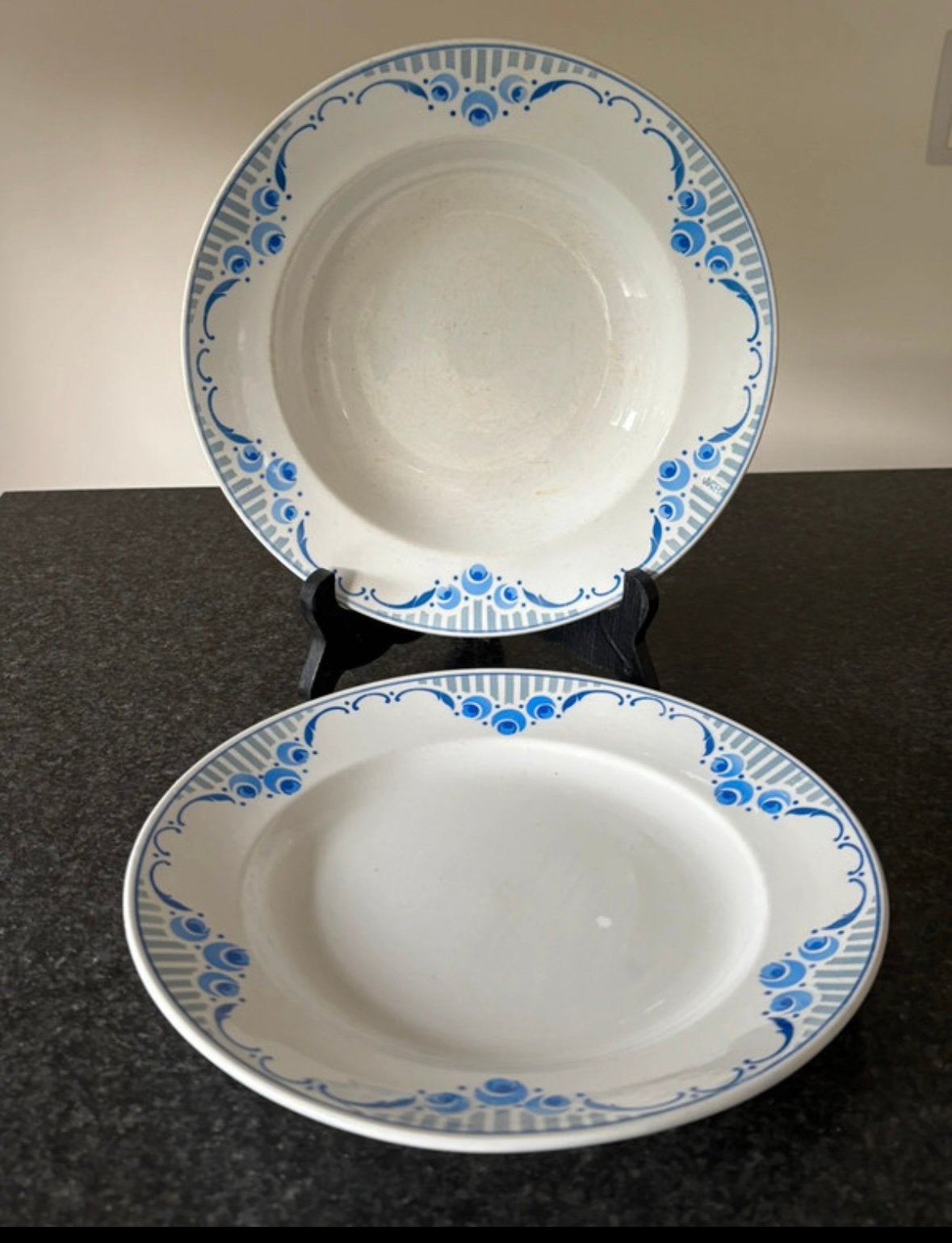 Très belles assiettes Boch Freres Keramis, Antiquités & Art, Antiquités | Services (vaisselle) pièces, Enlèvement ou Envoi
