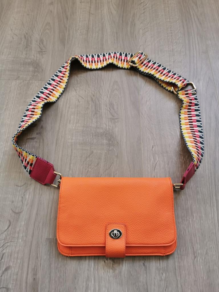Oranje schoudertas, Handtassen en Accessoires, Tassen | Damestassen, Ophalen of Verzenden, Gebruikt, Oranje, Schoudertasje