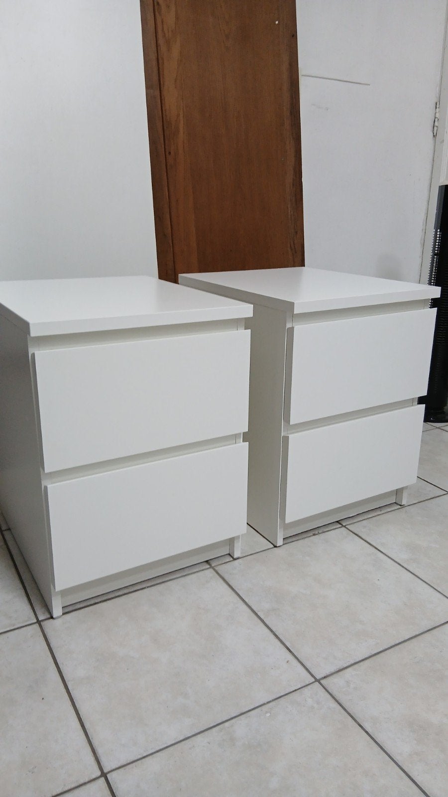 Lot 2 tables de chevet Malm ikea blanche, Maison & Meubles, Armoires | Commodes, Enlèvement