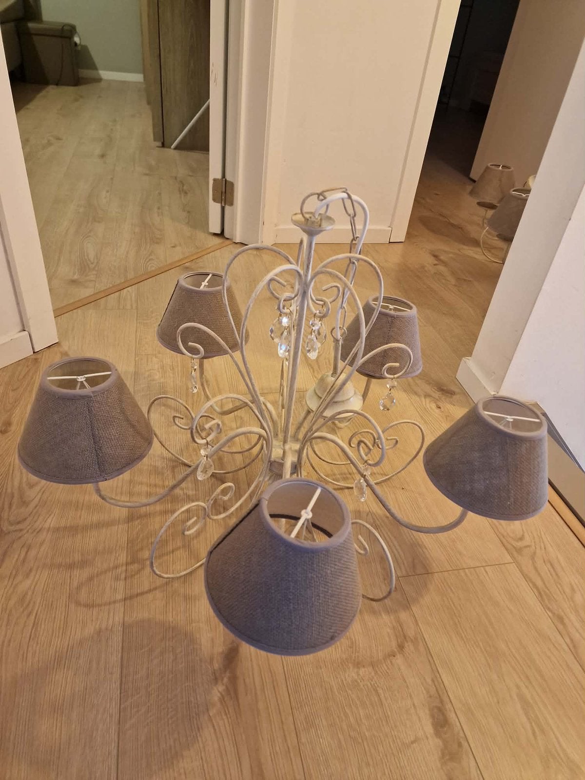 Landelijke kroonluchters set 2, Ophalen