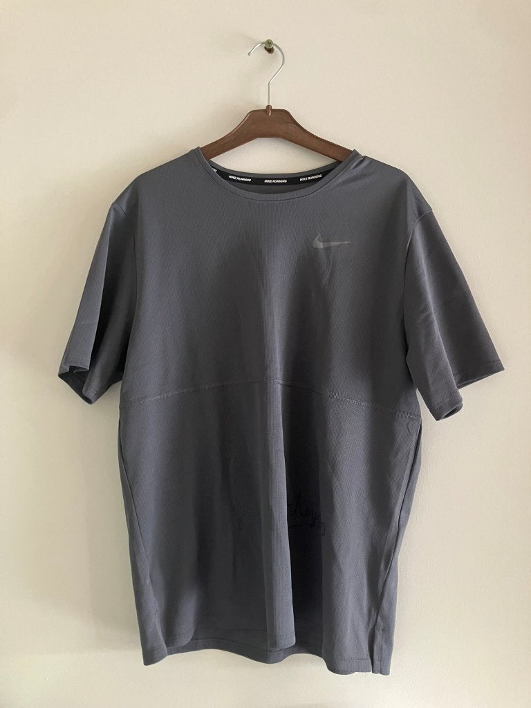 Gesigneerd shirt Nike van Olympisch atleet Ruben Verheyden!, Vêtements | Femmes, Vêtements de sport, Porté, Taille 38/40 (M), Enlèvement ou Envoi
