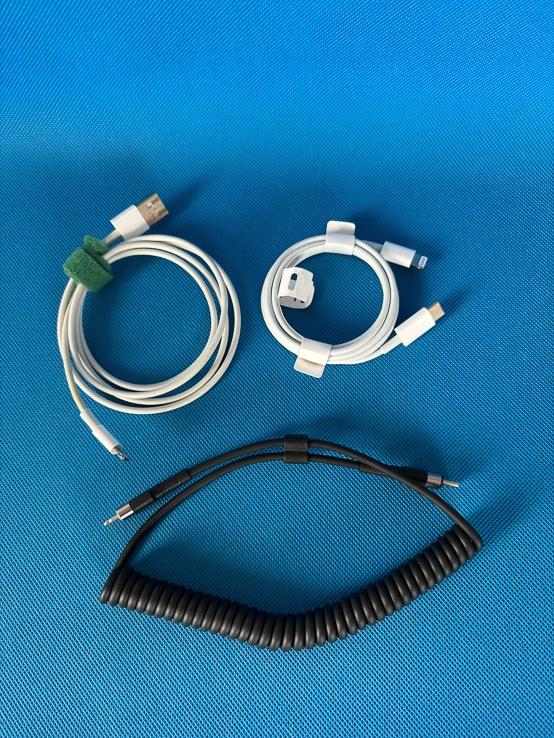Apple Ecouteurs Iphone Lightning + 3 cables lightning, Télécoms, Téléphonie mobile | Chargeurs pour téléphone, Enlèvement ou Envoi