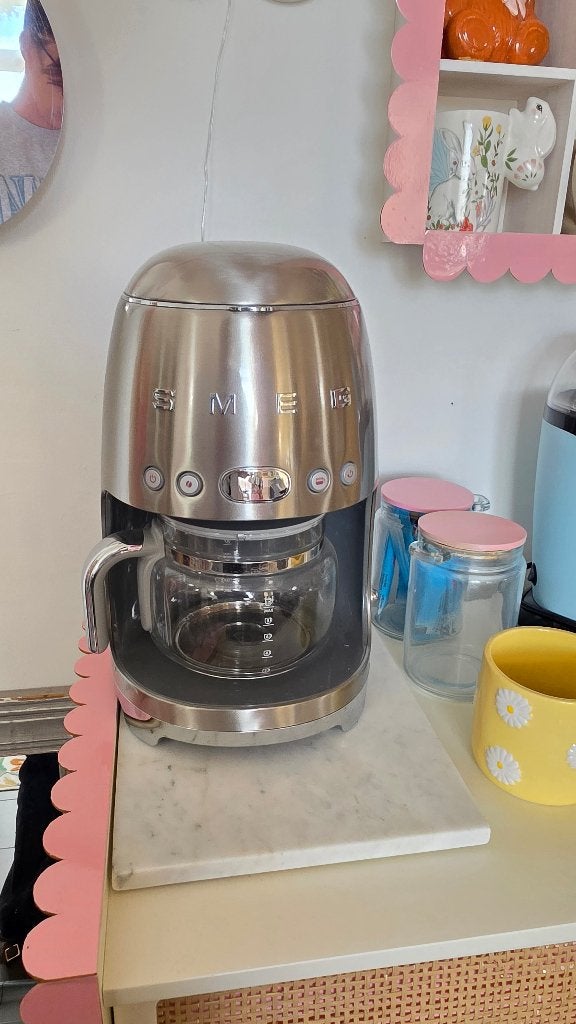 Cafetière SMEG NEUVE en inox brossé., Ophalen, Zo goed als nieuw, Koffiemachine