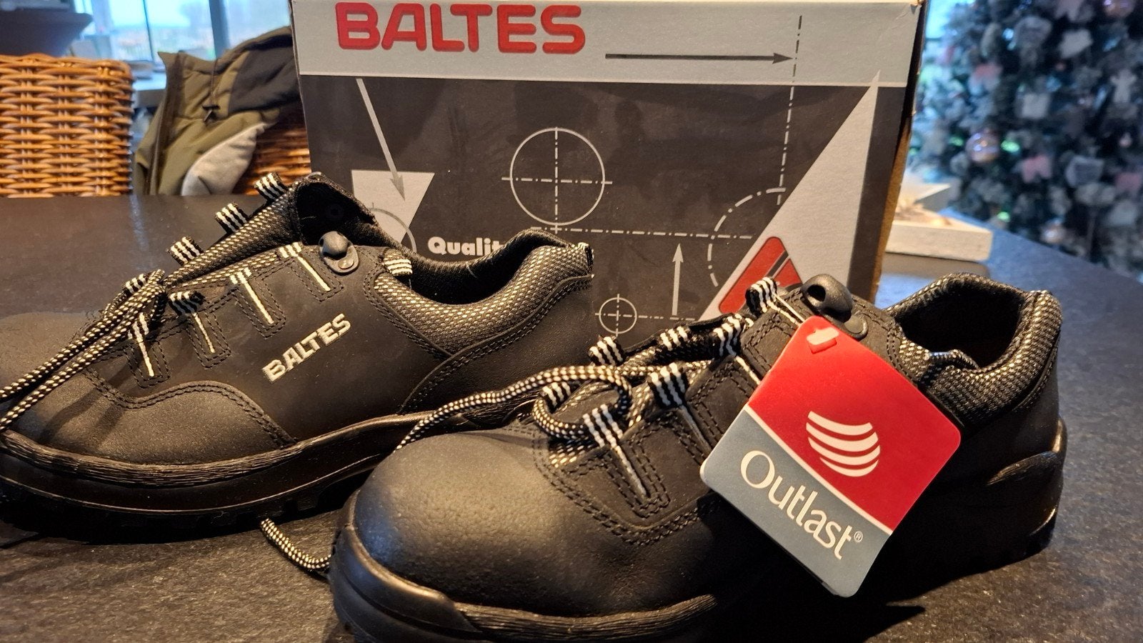 Werkschoenen, Ophalen