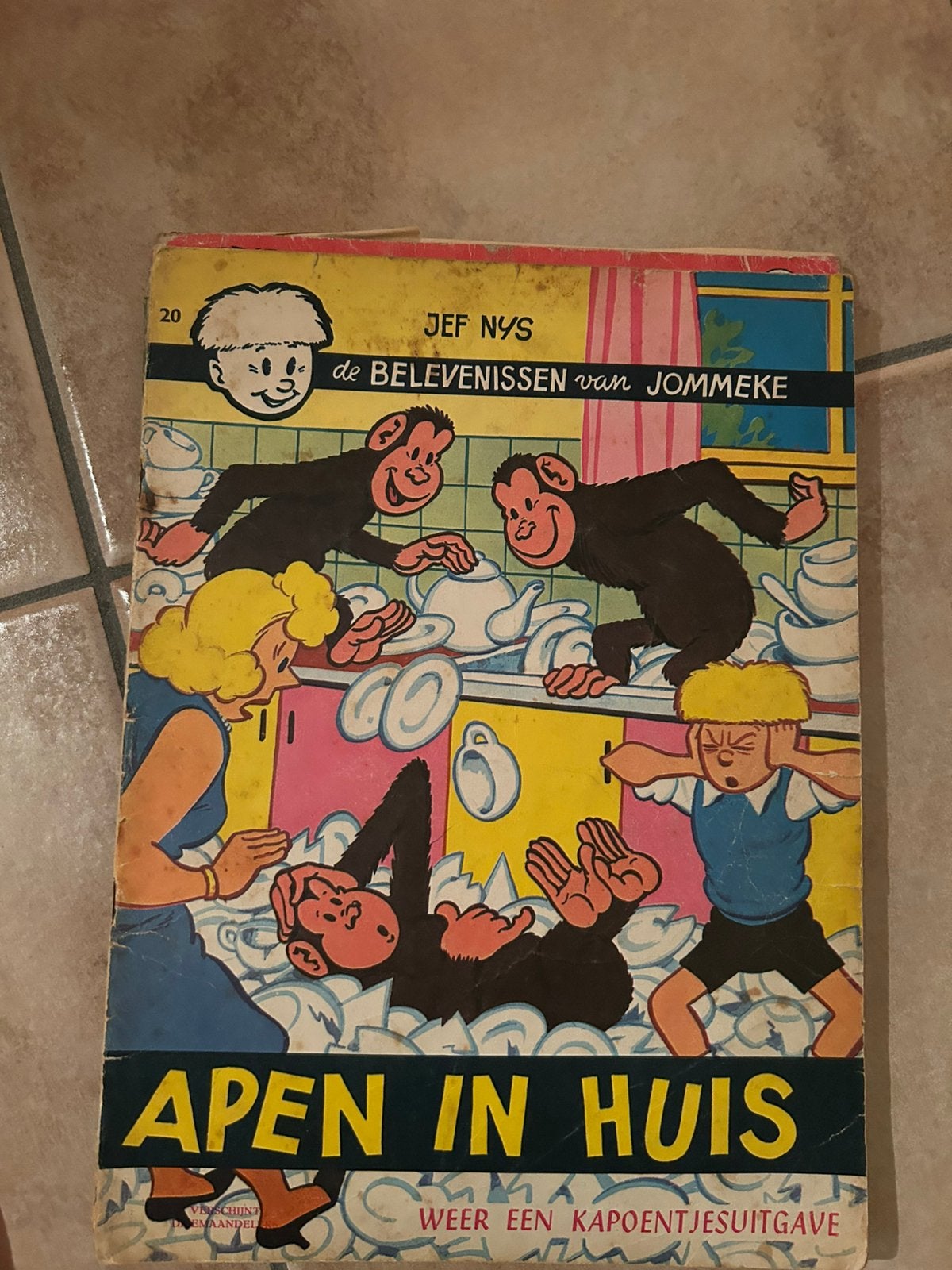 Apen in huis- kapoentjes versie, Boeken, Stripverhalen, Meerdere stripboeken, Ophalen, Gelezen