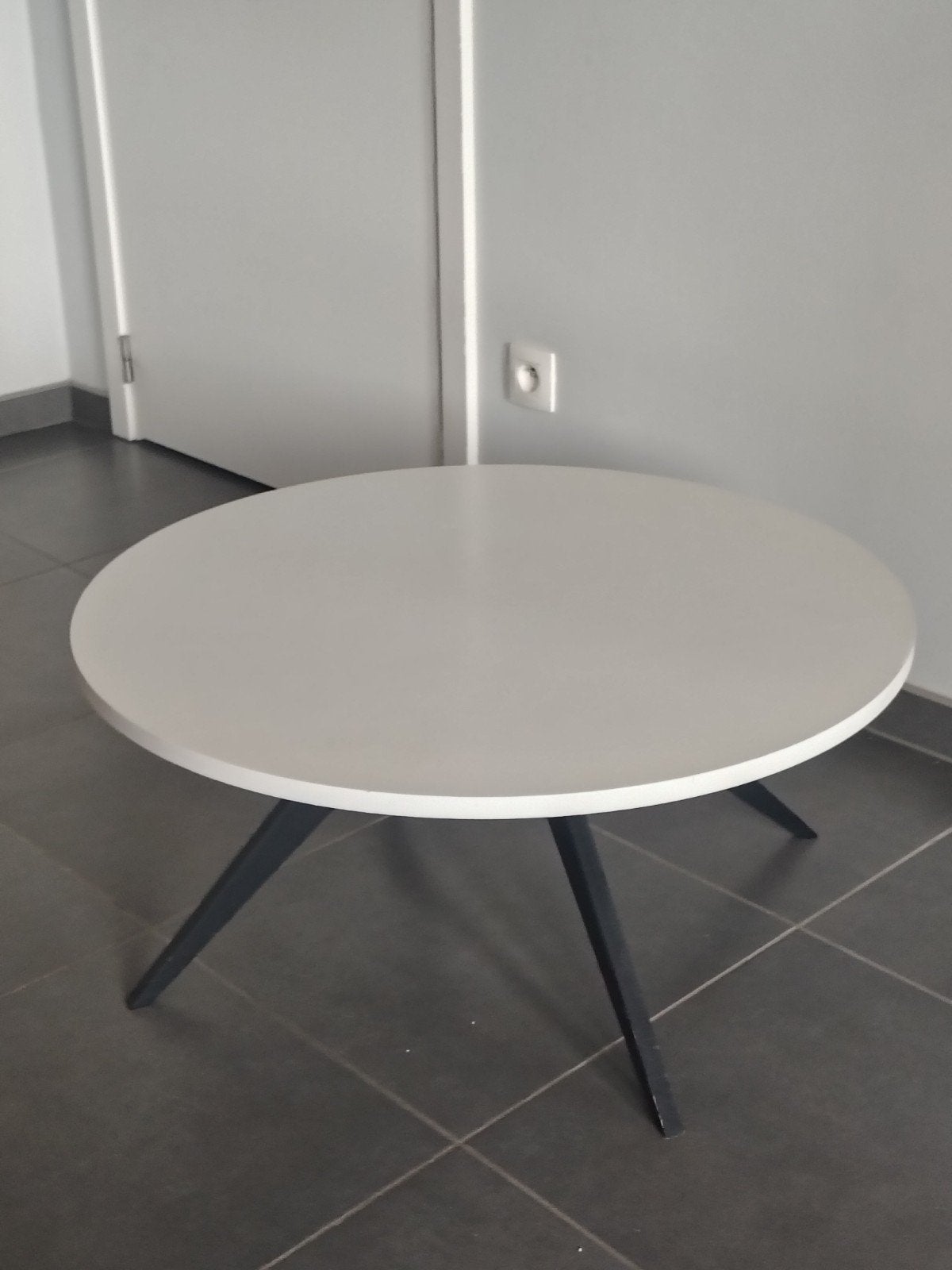 Vintage ogend salontafeltje, Huis en Inrichting, Tafels | Salontafels, Ophalen, Kunststof, Gebruikt, Vintage modern