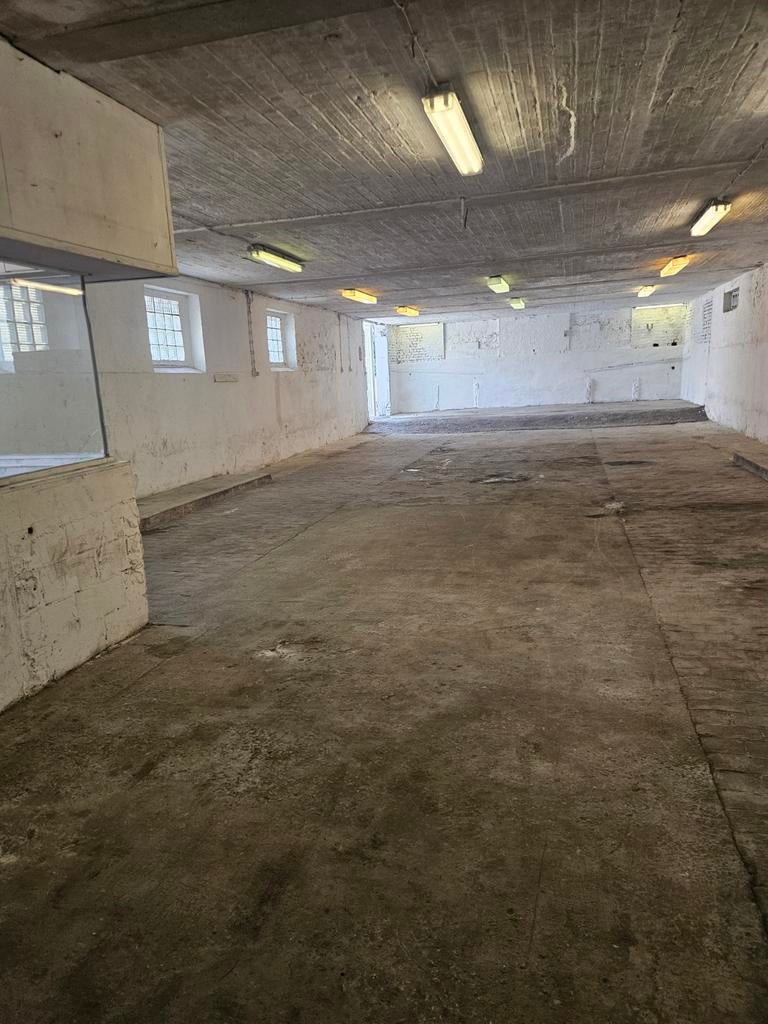 Hangar / entrepôt a louer, Enlèvement