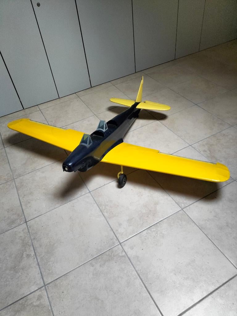 modelvliegtuig PT19 ,merk ongekend,span 1.74m, Hobby en Vrije tijd, Modelbouw | Radiografisch | Vliegtuigen, Ophalen, Gebruikt