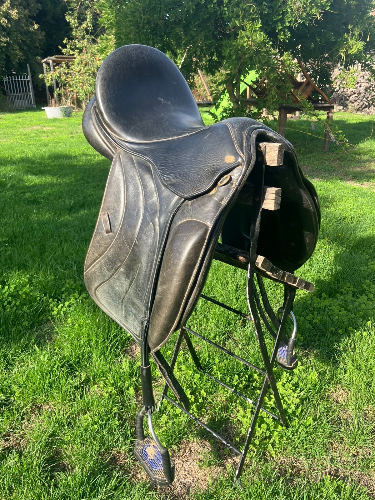 Selle dressage monoquartier, Animaux & Accessoires, Moyen, Enlèvement, Utilisé, Siège creux