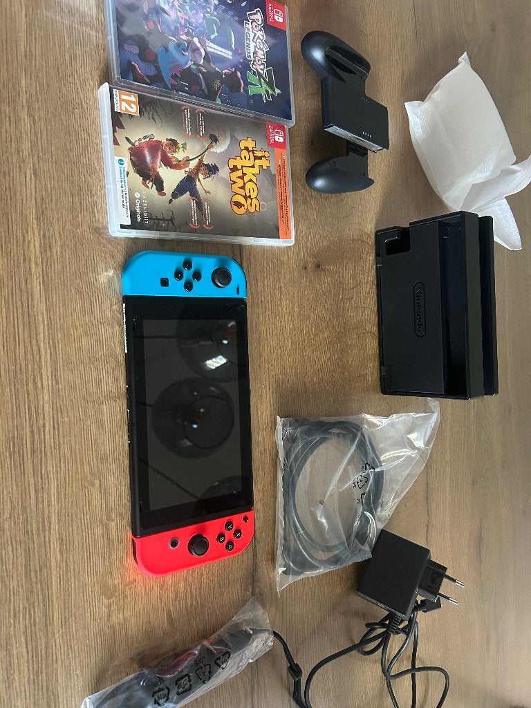 Nintendo switch + pokemon z-a + it takes two, Games en Spelcomputers, Ophalen, Overige genres, Eén computer, Vanaf 7 jaar