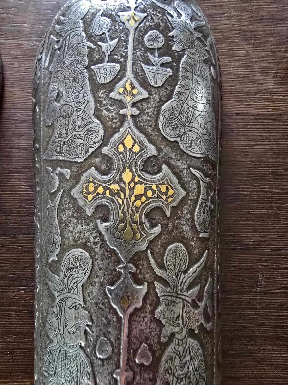 antiek armpantser met goud inlegwerk (perzisch), Ophalen of Verzenden, Goud