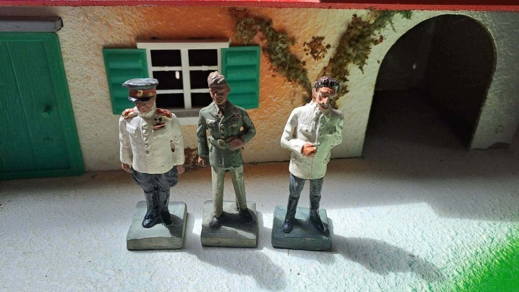 3 soldats de composition Durso, Enlèvement
