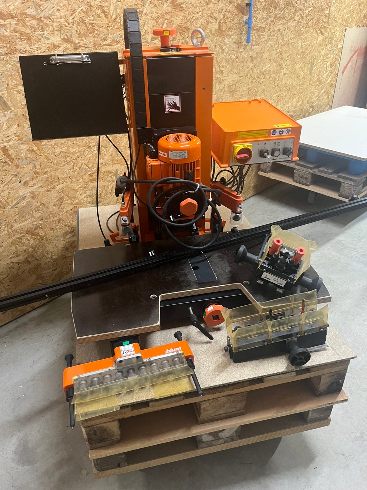 Blum pro center horizontaal en verticaal boren, Doe-het-zelf en Bouw, Ophalen, Zo goed als nieuw