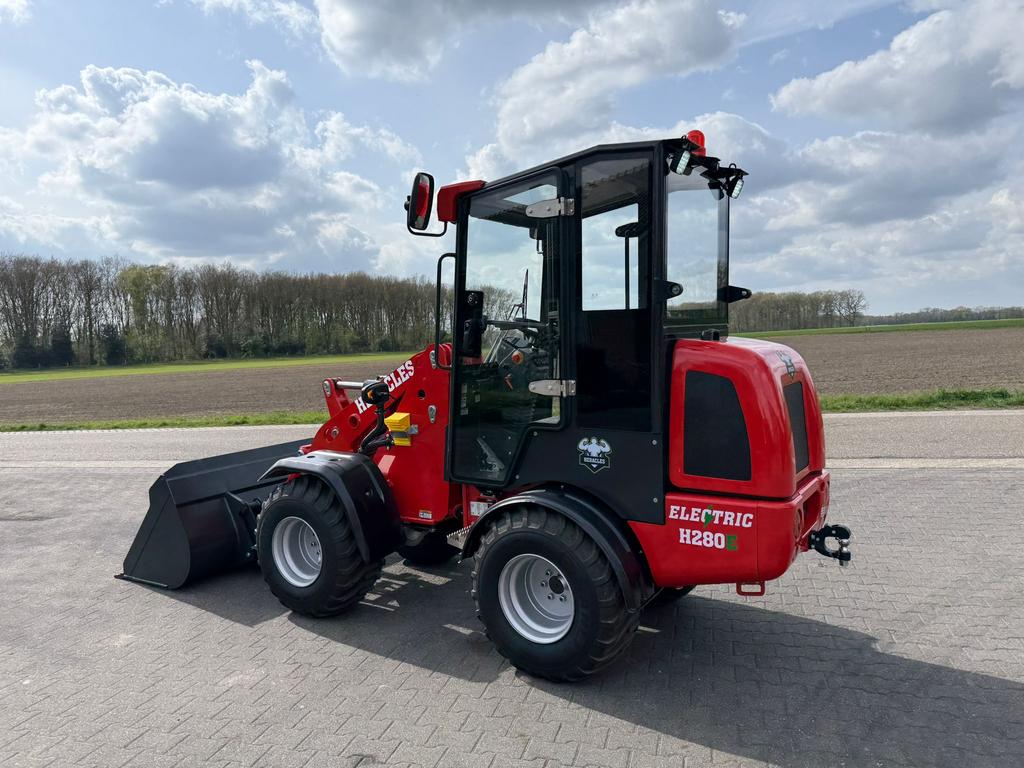 Nieuwe H280E pro, Articles professionnels, Machines & Construction | Grues & Excavatrices, Chargeuse sur pneus ou Chouleur, Enlèvement ou Envoi