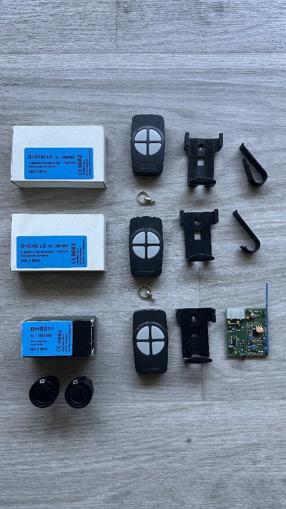 Lot de 5 télécommandes BERNER/HALLOIN + 1 Récepteur - 80€, Autos : Divers, Garages