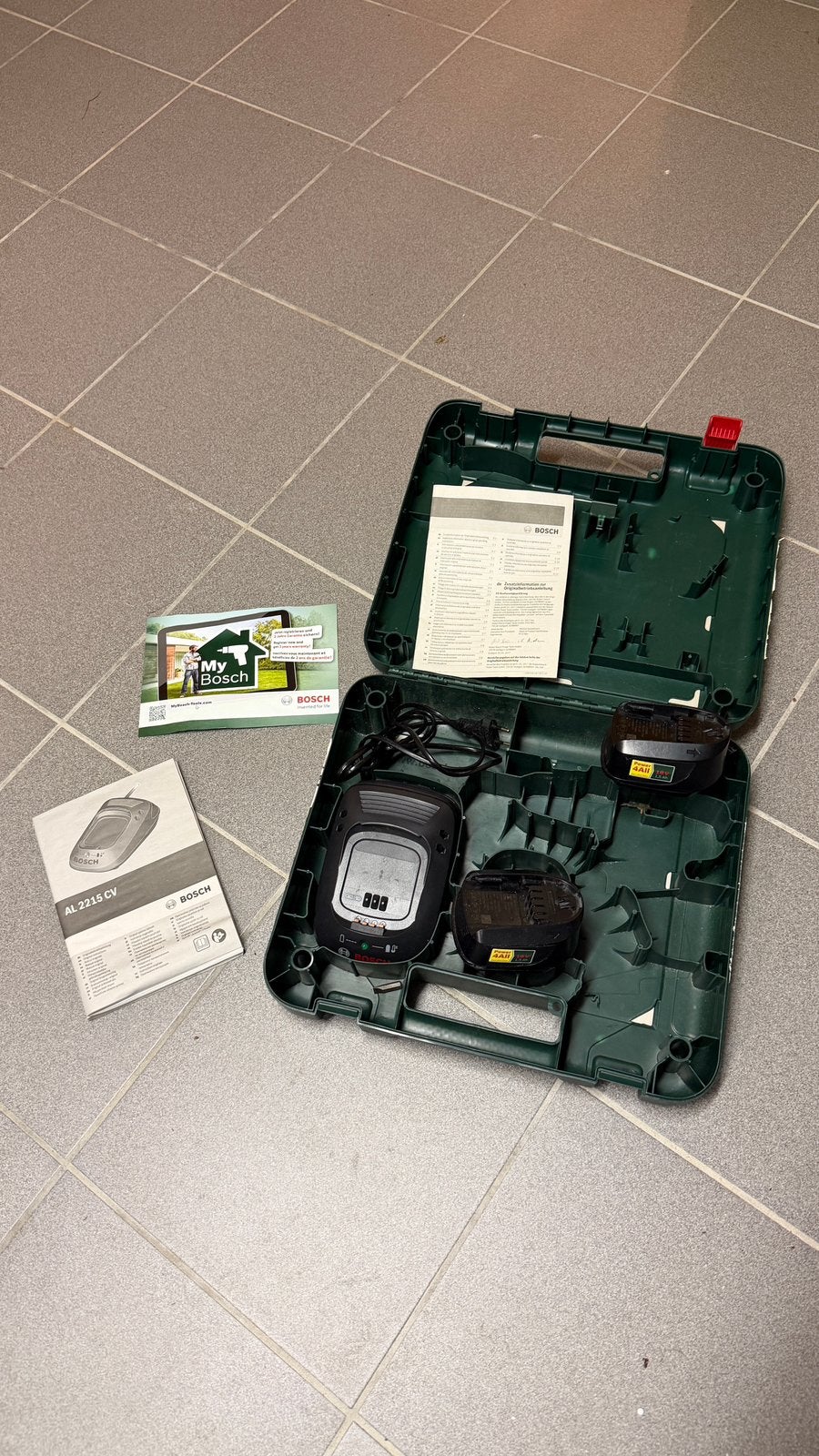 Bosch accus 18V (2 stuks) + lader, Doe-het-zelf en Bouw, Ophalen, Zo goed als nieuw, Boormachine