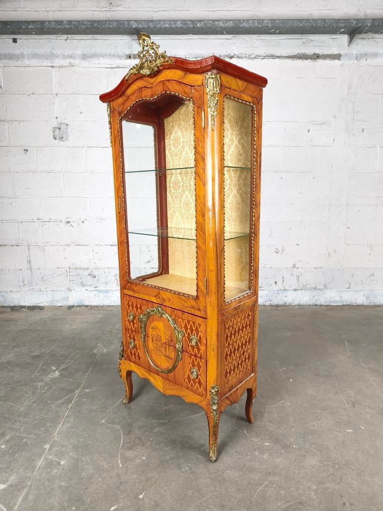 Vintrinekast in Louis XV stijl, Ophalen, ., ., .