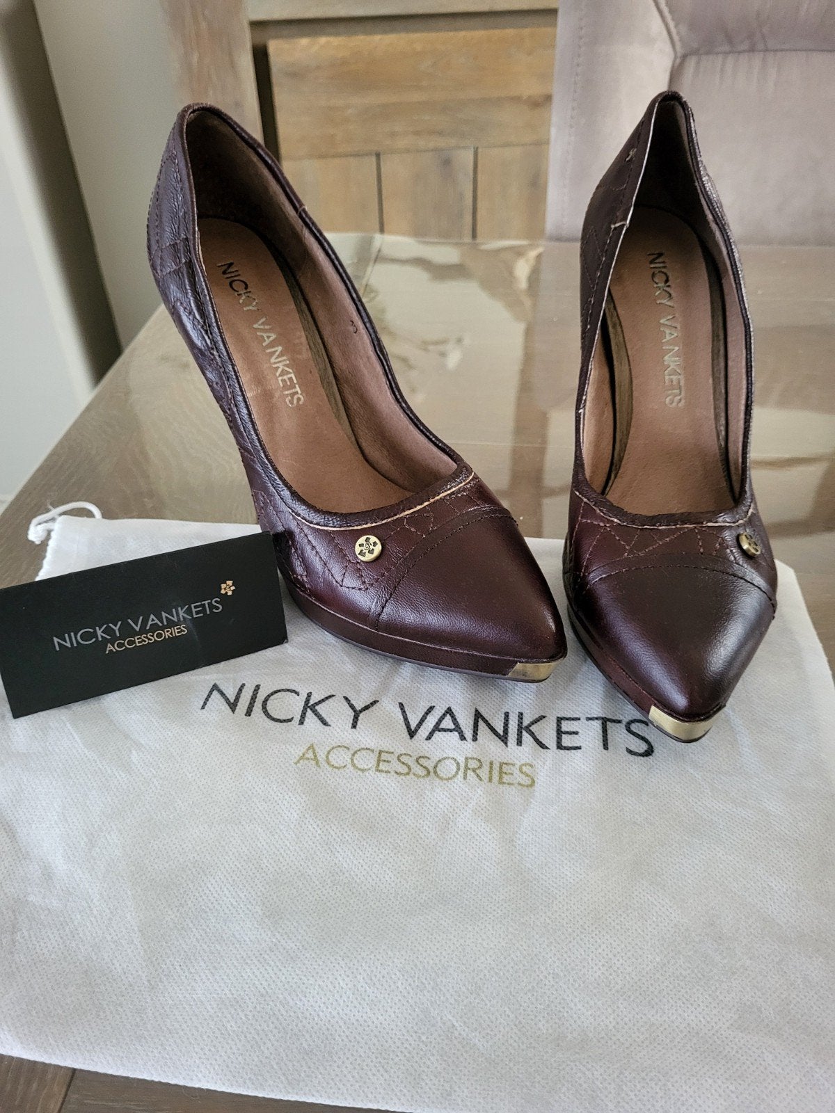 Nieuwe Bruin lederen schoenen NICKY VANKETS. maat 40, Kleding | Dames, Schoenen, Ophalen, Bruin
