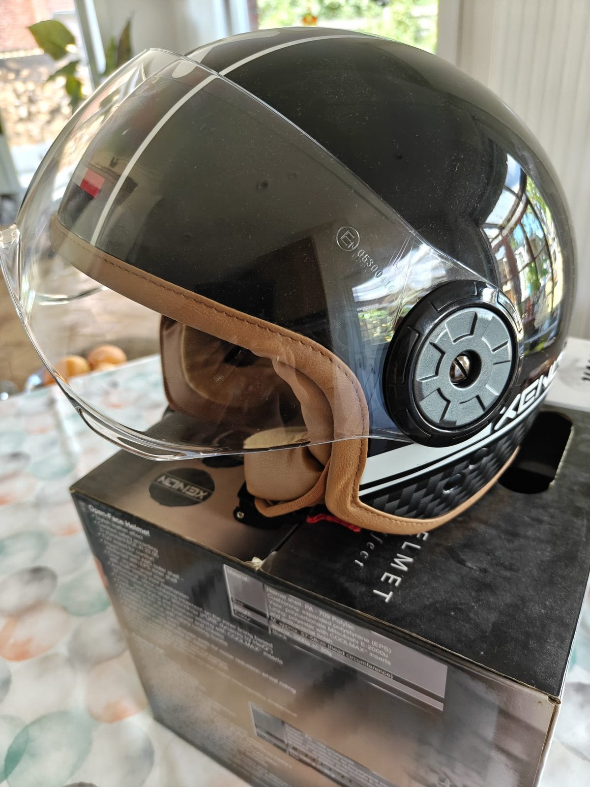Helm, Ophalen, Zo goed als nieuw