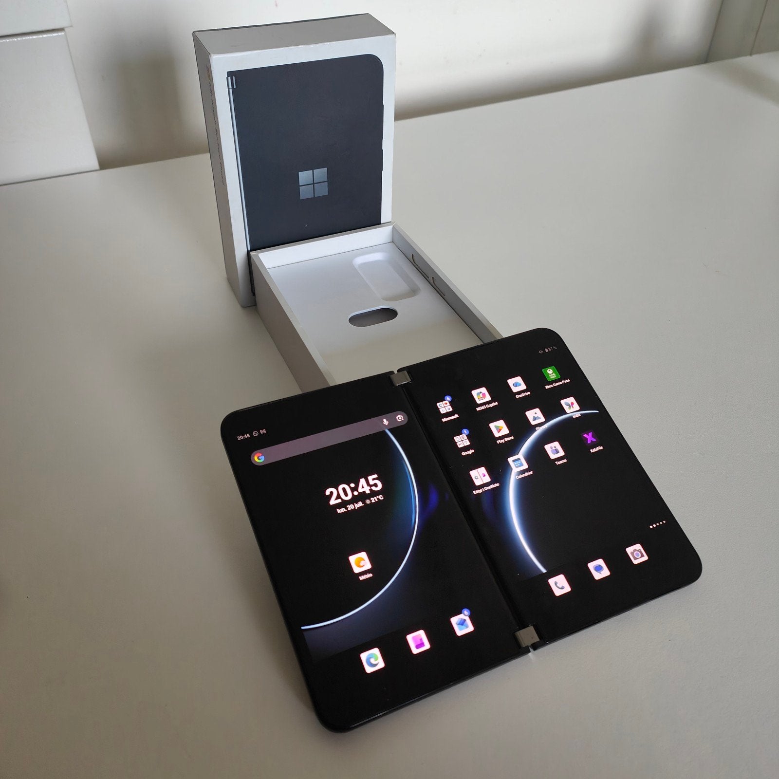 Microsoft Duo 2 ( windows - Androïd), Télécoms, Téléphonie mobile | Marques Autre, Comme neuf, Sans abonnement, Avec simlock (verrouillage SIM)
