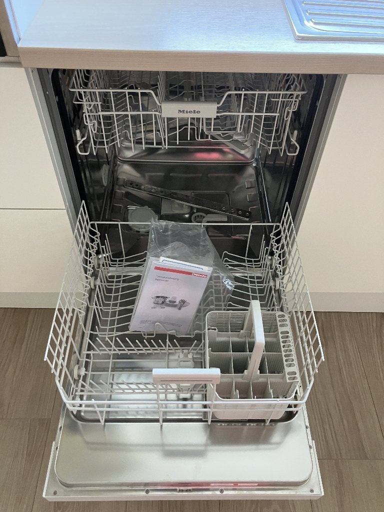 Miele inbouwvaatwasser, Elektronische apparatuur, Ophalen, Energieklasse A of zuiniger, Minder dan 85 cm, Zo goed als nieuw