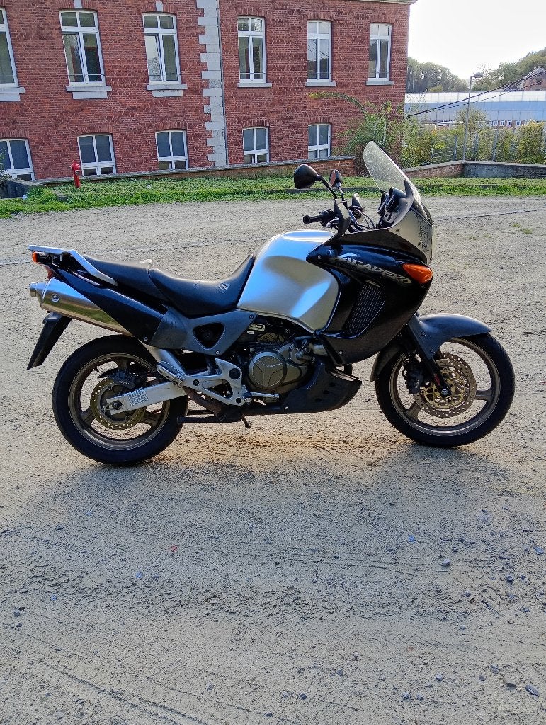 HONDA VARADERO, Motos, Plus de 35 kW, 2 cylindres, Particulier, Enduro